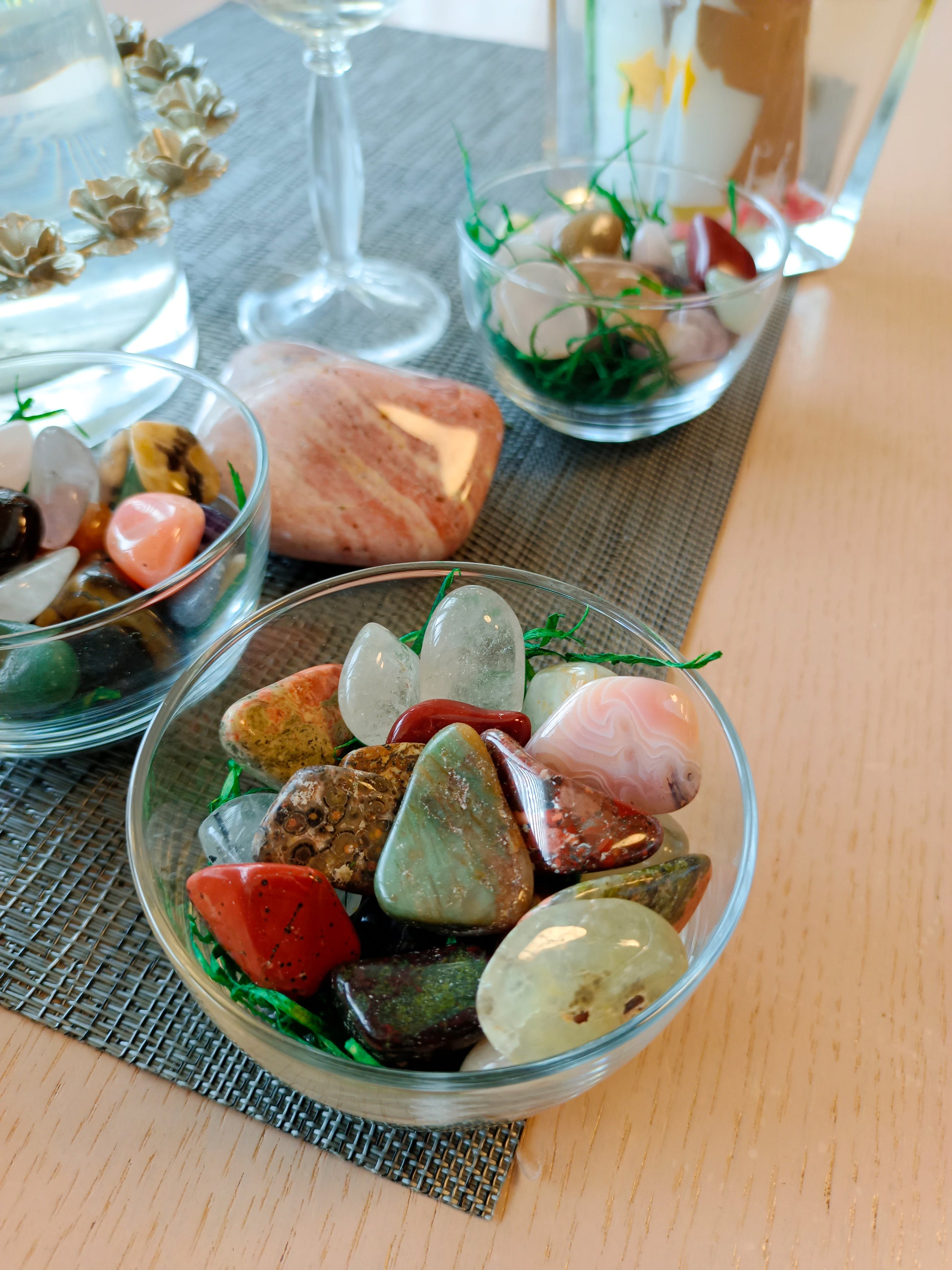 Osternest mit 100g Trommelsteine