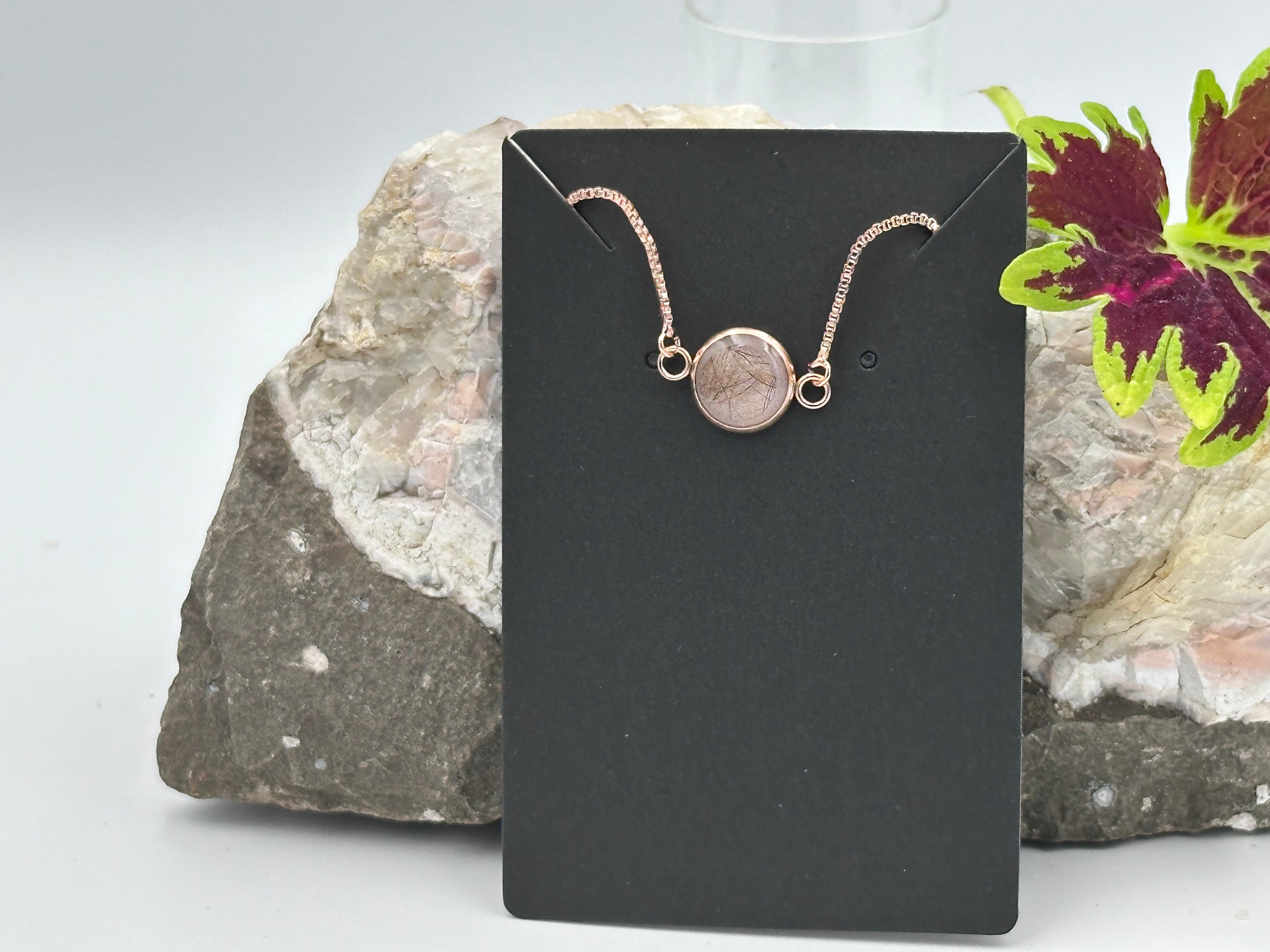 Armband Perlweiß mit Ihrem persönlichen Tierhaarschmuck