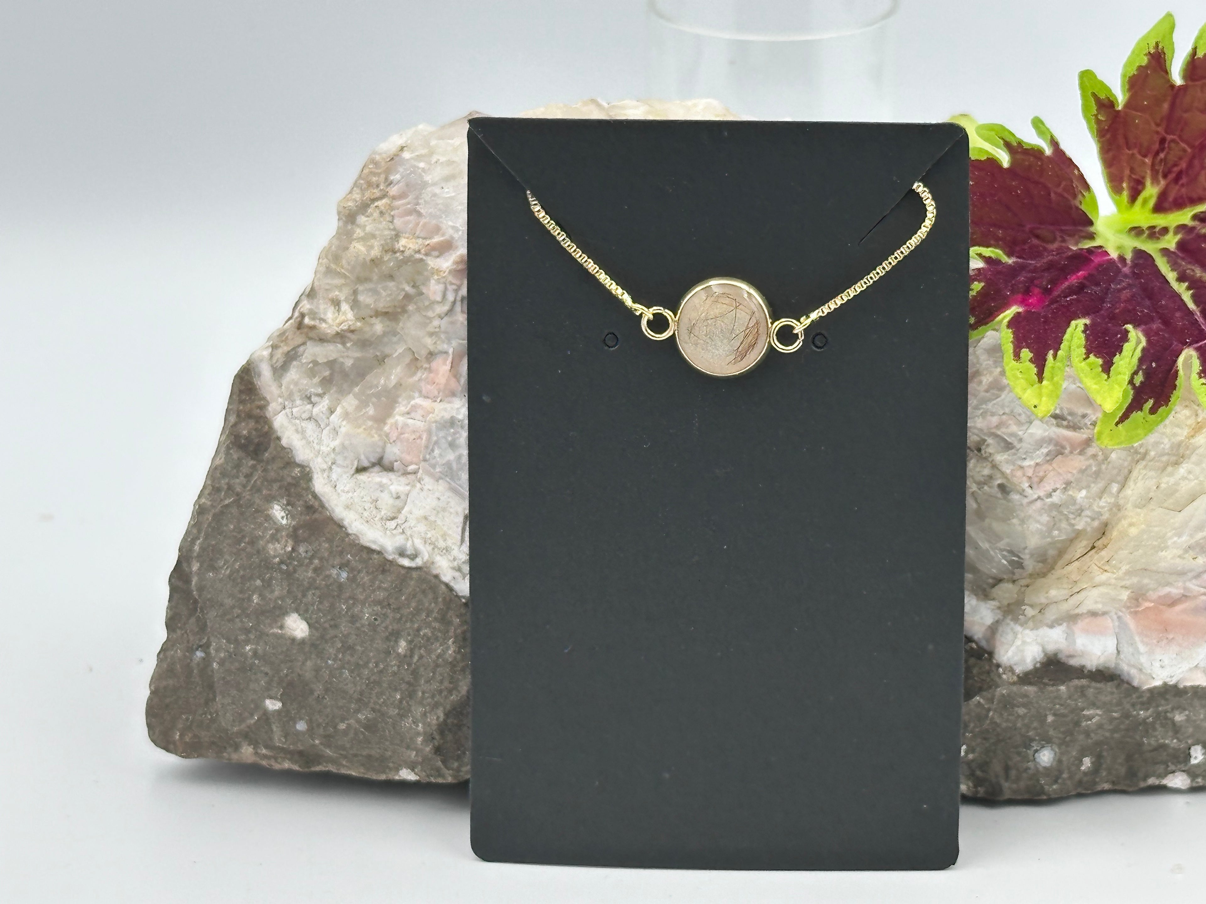 Armband Perlweiß mit Ihrem persönlichen Tierhaarschmuck