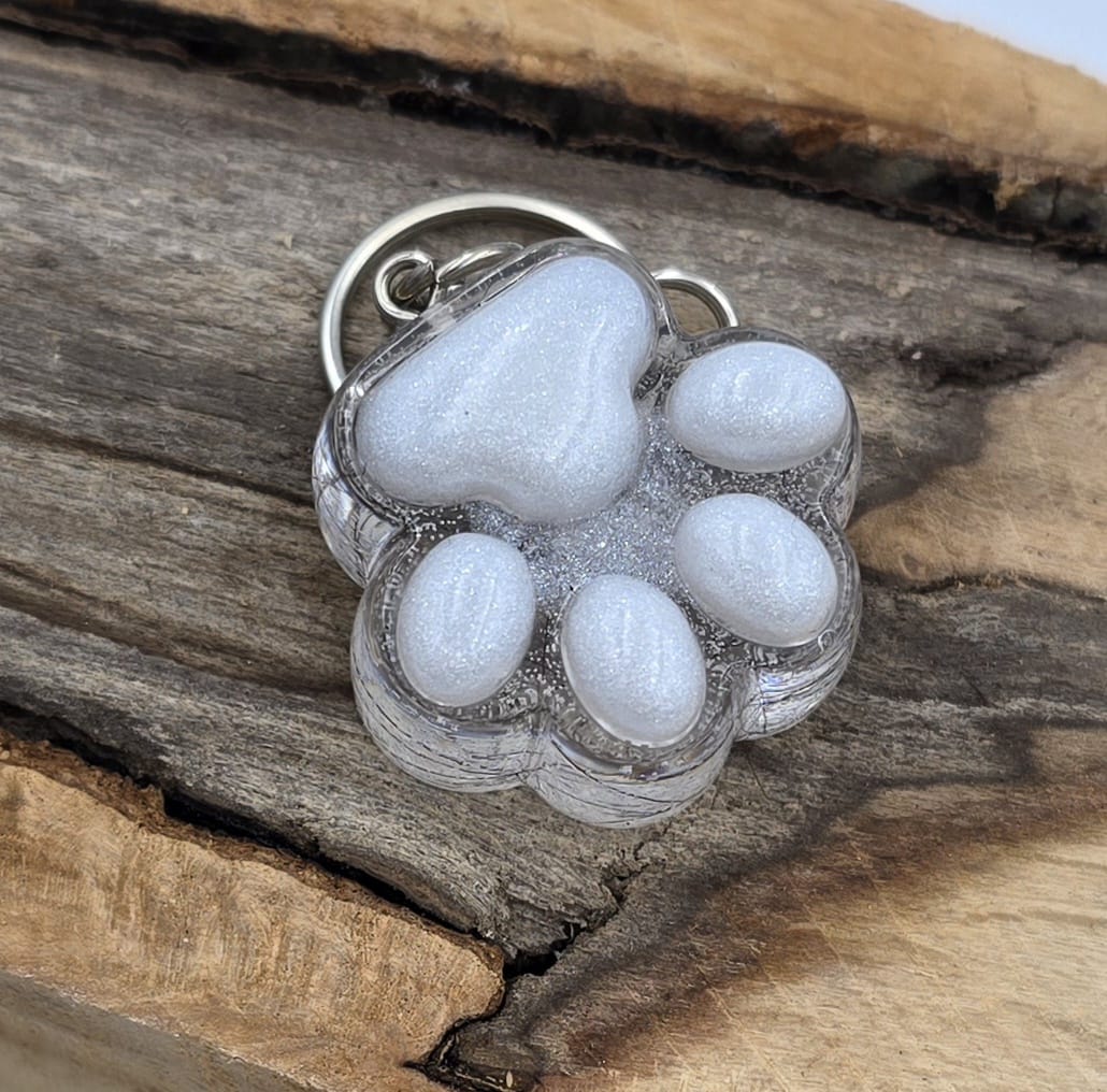 Schlüsselanhänger Pfote mit Tierhaaren